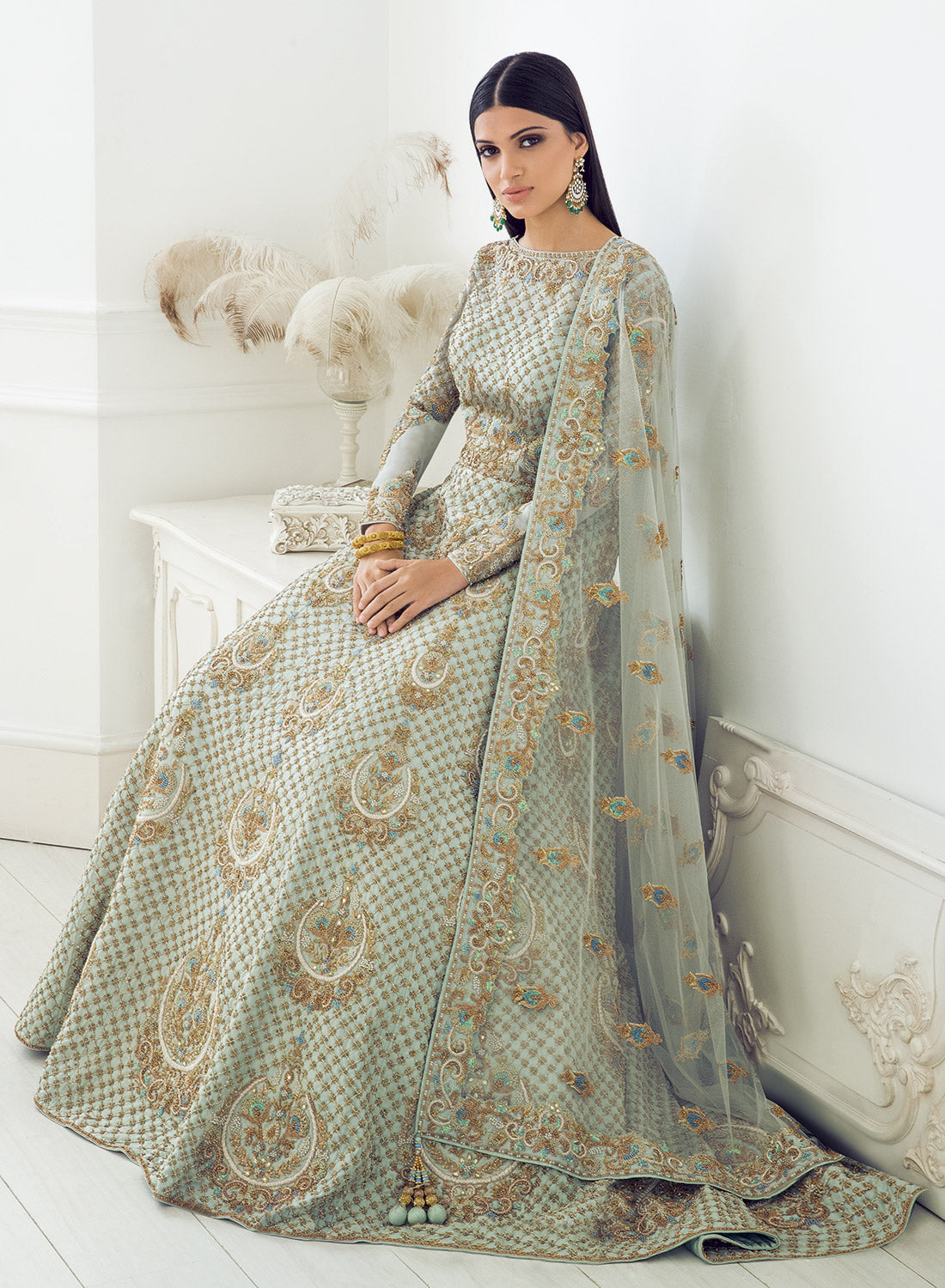 A Breakdown of the Classic North Indian Bride Avatar to Help You Ace the  Look