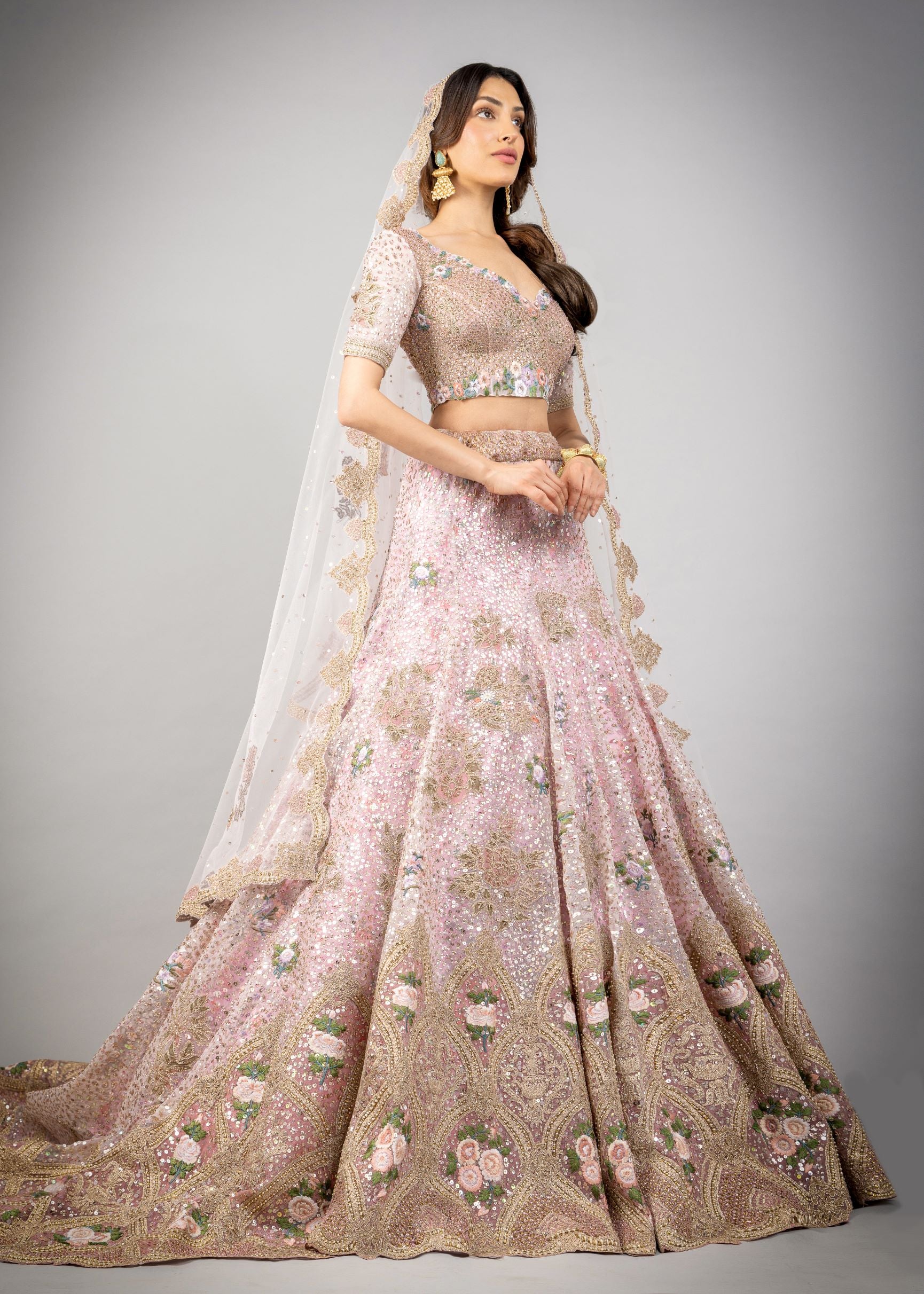8 Stunning Gold Indian Wedding Dresses For The Bride And Groom